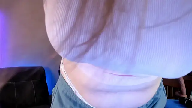 Kelly Carolina online show from 12/04/25, 12:15