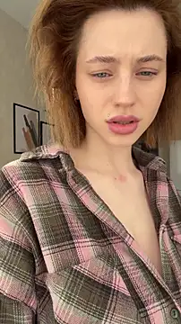 Camilla Railian online show from 04/04/26, 05:47