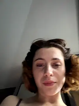 Snapshot of Camilla_Railian chatting on 10/02/25, 10:24 Camilla Railian online show from 10/02/25, 10:24