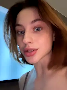 Snapshot of Camilla_Railian chatting on 10/05/25, 04:09 Camilla Railian online show from 10/05/25, 04:09
