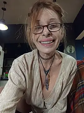 Snapshot of FrozenWaffle chatting on 05/25/26, 05:55 FrozenWaffle online show from 05/25/26, 05:55
