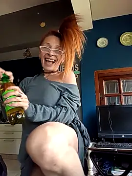 Snapshot of FrozenWaffle chatting on 09/23/25, 05:31 FrozenWaffle online show from 09/23/25, 05:31