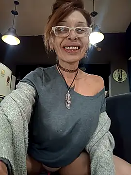 Snapshot of FrozenWaffle chatting on 05/09/26, 03:15 FrozenWaffle online show from 05/09/26, 03:15