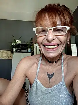 Snapshot of FrozenWaffle chatting on 10/14/25, 04:51 FrozenWaffle online show from 10/14/25, 04:51