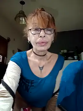 Snapshot of FrozenWaffle chatting on 09/19/25, 03:27 FrozenWaffle online show from 09/19/25, 03:27