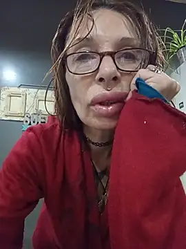 Snapshot of FrozenWaffle chatting on 07/02/26, 04:13 FrozenWaffle online show from 07/02/26, 04:13