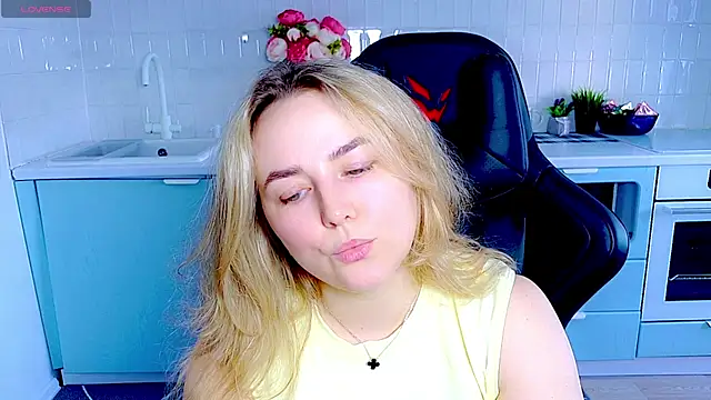 Mira Mermayd online show from 05/03/26, 01:33