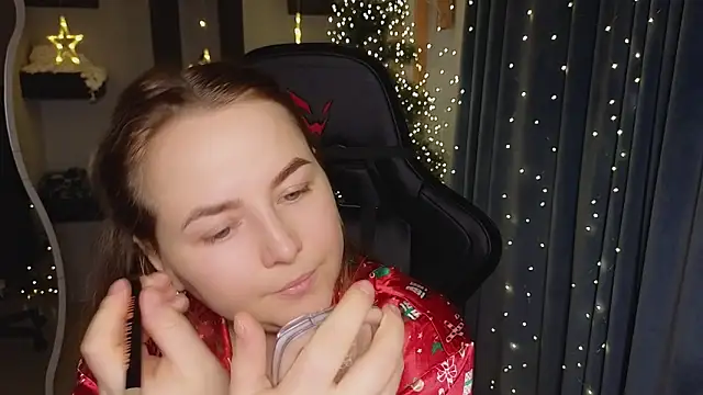 Snapshot of Mira_Mermayd chatting on 12/21/25, 01:19 Mira Mermayd online show from 12/21/25, 01:19