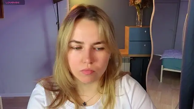 Mira Mermayd online show from 04/28/26, 01:48
