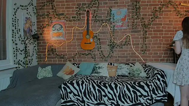 yamy yamy yamy online show from 11/09/25, 01:59