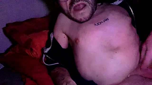 Snapshot of Dirtywheels chatting on 01/09/25, 12:14 Dirtywheels online show from 01/09/25, 12:14