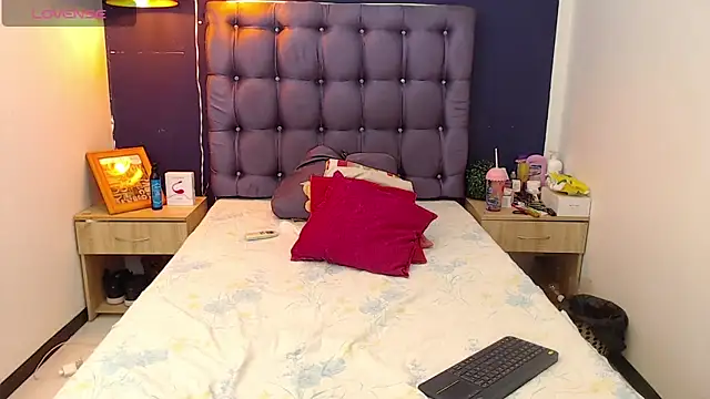 Snapshot of Keilyn_Hot_ chatting on 02/24/25, 12:52 Keilyn Hot online show from 02/24/25, 12:52