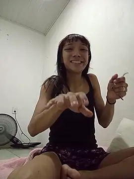 Snapshot of Karmakuro chatting on 03/21/26, 11:36 Karmakuro online show from 03/21/26, 11:36