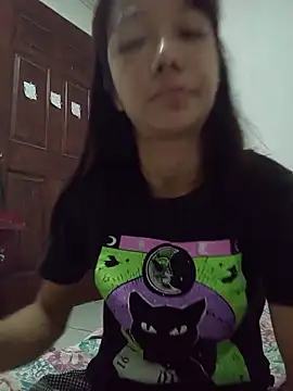 Snapshot of Karmakuro chatting on 04/12/26, 12:36 Karmakuro online show from 04/12/26, 12:36