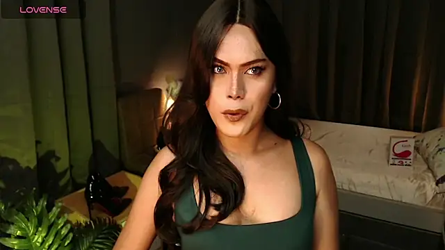 SweetieZeveey  online show from 12/20/25, 03:15