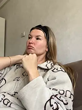AngelMiaM online show from 04/27/26, 07:28