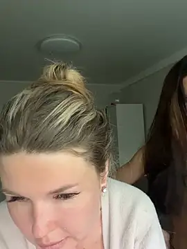AngelMiaM online show from 05/21/26, 04:37