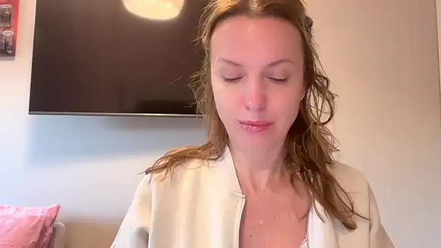 Snapshot of RachellAmazing chatting on 03/19/25, 06:14 RachellAmazing online show from 03/19/25, 06:14