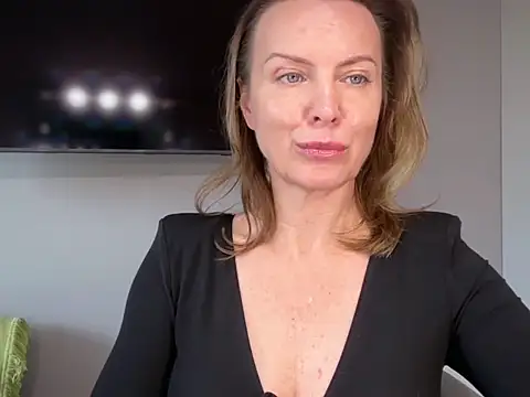 Snapshot of RachellAmazing chatting on 10/02/25, 12:19 RachellAmazing online show from 10/02/25, 12:19
