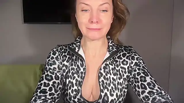 RachellAmazing online show from 12/04/25, 01:43