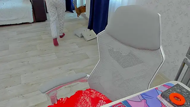 c arina x online show from 10/01/25, 11:14