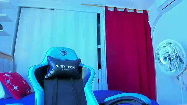 Lunastar02 online show from 11/08/25, 02:42