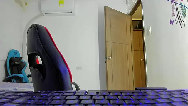 Snapshot of Lunastar02 chatting on 02/20/26, 01:35 Lunastar02 online show from 02/20/26, 01:35