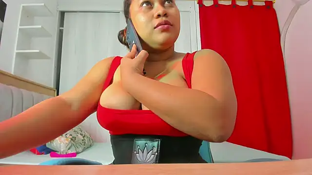 Snapshot of Lunastar02 chatting on 01/05/26, 05:27 Lunastar02 online show from 01/05/26, 05:27