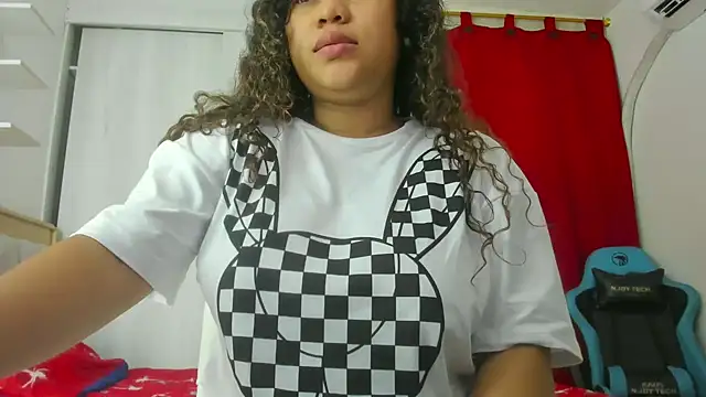 Snapshot of Lunastar02 chatting on 01/11/26, 03:41 Lunastar02 online show from 01/11/26, 03:41