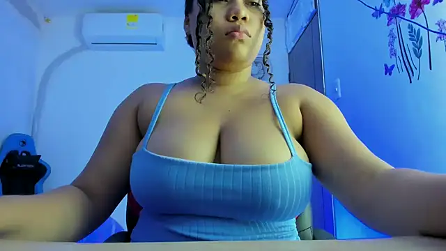 Snapshot of Lunastar02 chatting on 02/23/26, 08:20 Lunastar02 online show from 02/23/26, 08:20