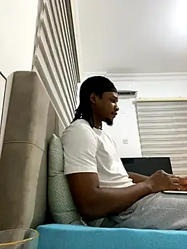 Snapshot of finefinance chatting on 09/18/25, 06:11 finefinance online show from 09/18/25, 06:11