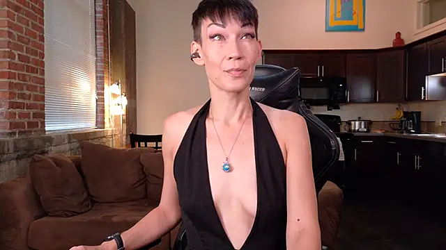 Snapshot of EveEnigma chatting on 09/21/25, 02:22 EveEnigma online show from 09/21/25, 02:22