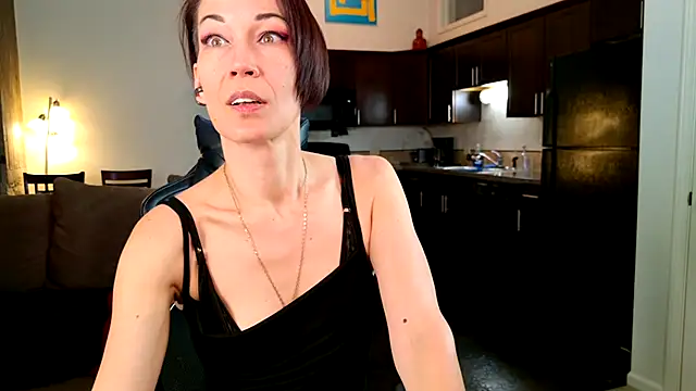 Snapshot of EveEnigma chatting on 03/04/25, 01:17 EveEnigma online show from 03/04/25, 01:17