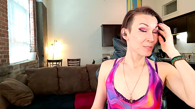 Snapshot of EveEnigma chatting on 03/12/25, 03:29 EveEnigma online show from 03/12/25, 03:29