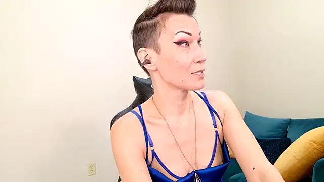 Snapshot of EveEnigma chatting on 02/05/25, 01:54 EveEnigma online show from 02/05/25, 01:54