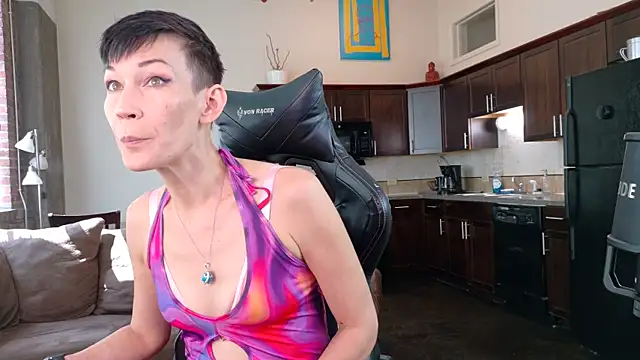 Snapshot of EveEnigma chatting on 09/12/25, 06:40 EveEnigma online show from 09/12/25, 06:40