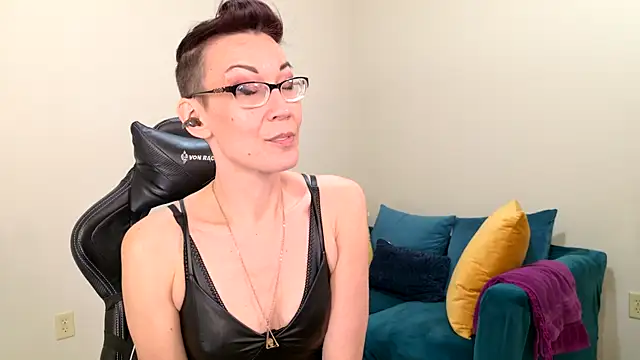 Snapshot of EveEnigma chatting on 02/20/25, 05:30 EveEnigma online show from 02/20/25, 05:30