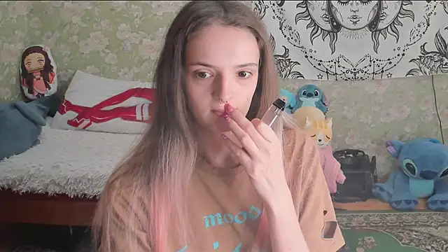 Snapshot of Cutie_Adelia chatting on 07/16/26, 08:55 Cutie Adelia online show from 07/16/26, 08:55