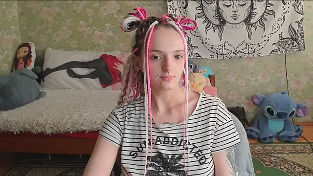 Snapshot of Cutie_Adelia chatting on 06/17/26, 12:37 Cutie Adelia online show from 06/17/26, 12:37