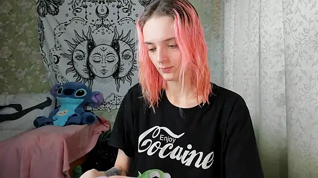 Cutie Adelia online show from 01/25/25, 09:36