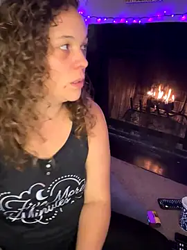 AuroraSummers online show from 10/10/25, 04:35