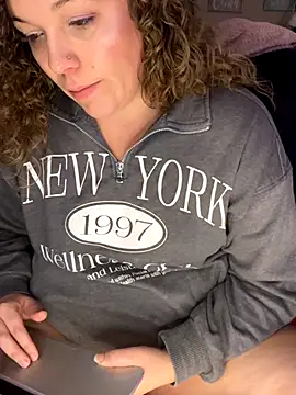 AuroraSummers online show from 10/28/25, 02:56