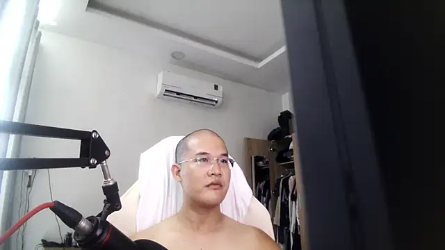 luckyjackie25 online show from 09/28/25, 03:46