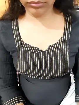 Snapshot of Diya_143 chatting on 03/18/25, 05:33 Diya 143 online show from 03/18/25, 05:33