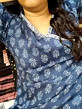 Snapshot of Diya_143 chatting on 03/15/25, 10:24 Diya 143 online show from 03/15/25, 10:24