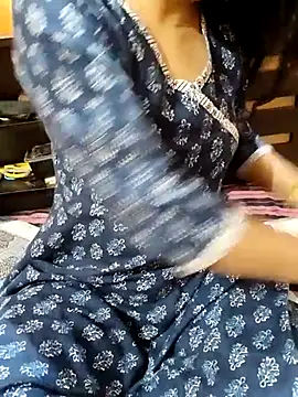 Snapshot of Diya_143 chatting on 03/21/25, 03:46 Diya 143 online show from 03/21/25, 03:46