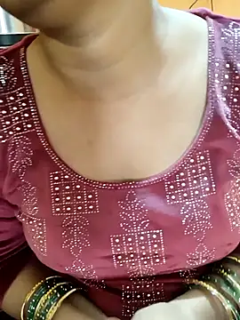 Diya 143 online show from 11/18/25, 07:00