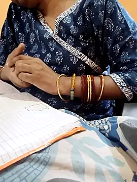 Snapshot of Diya_143 chatting on 09/24/25, 03:35 Diya 143 online show from 09/24/25, 03:35