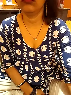 Snapshot of Diya_143 chatting on 04/21/26, 06:31 Diya 143 online show from 04/21/26, 06:31