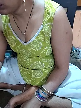 Snapshot of Diya_143 chatting on 04/23/26, 06:20 Diya 143 online show from 04/23/26, 06:20